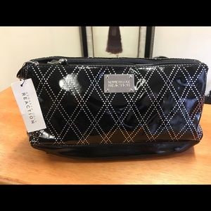 NWT Kenneth Cole Reaction fold out cosmetic case